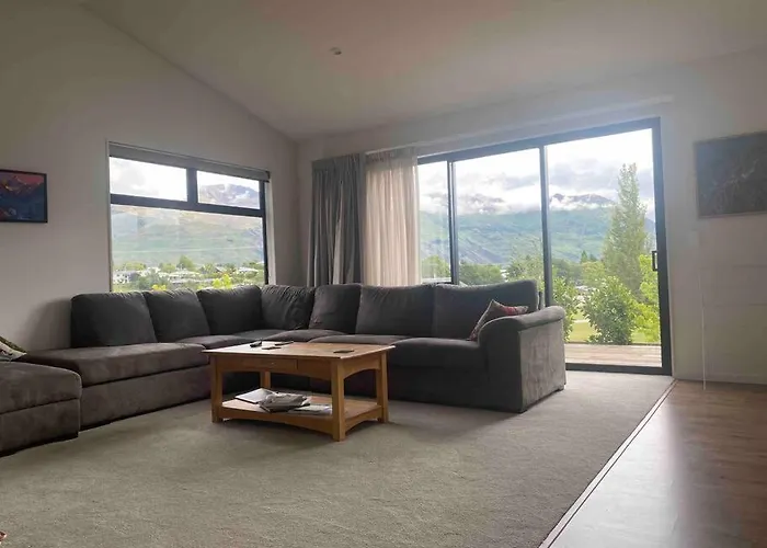 Tuke Lane * Wanaka